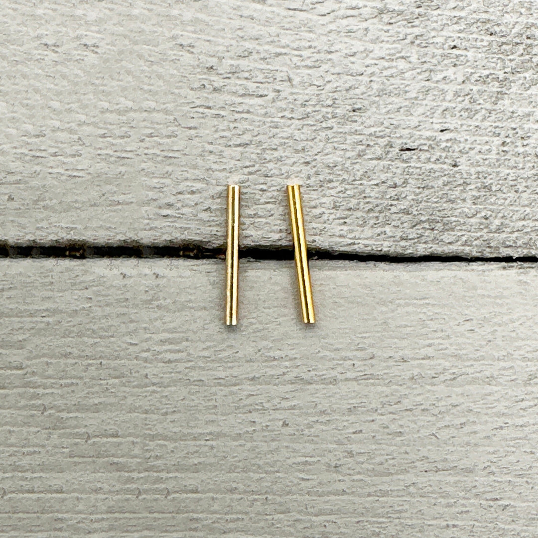 Bar Line Stud Earrings in 14K Yellow Gold Fill. T Studs, Staple, Line Earrings - SunlightSilver