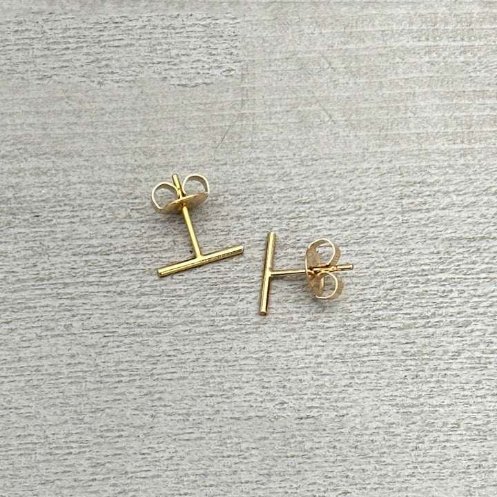 Bar Line Stud Earrings in 14K Yellow Gold Fill. T Studs, Staple, Line Earrings - SunlightSilver