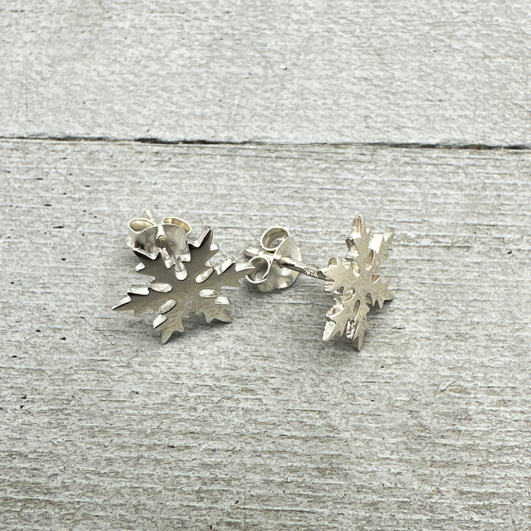 Snowflake Stud Earrings in Solid 925 Sterling Silver - SunlightSilver