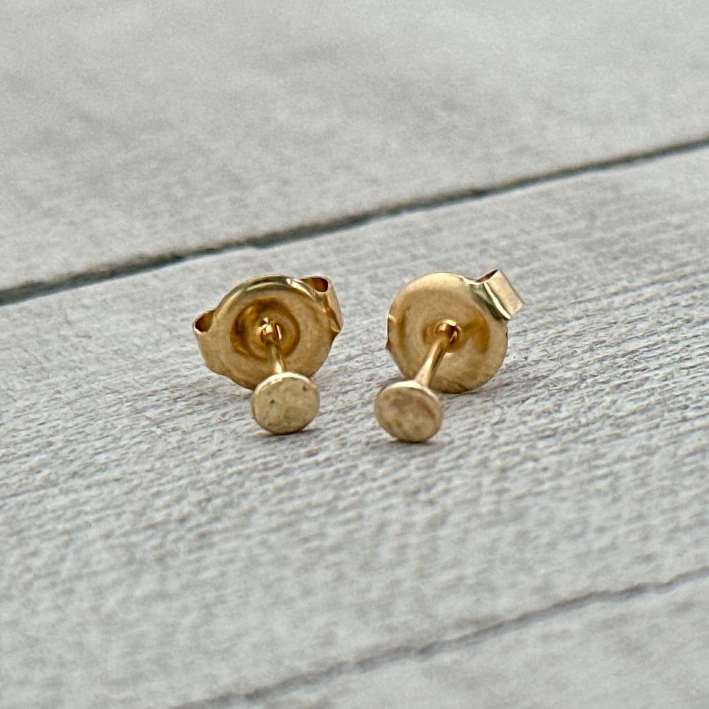 Dot Stud Earrings in 14K Yellow Gold Fill. Circle Minimalist Earrings - SunlightSilver