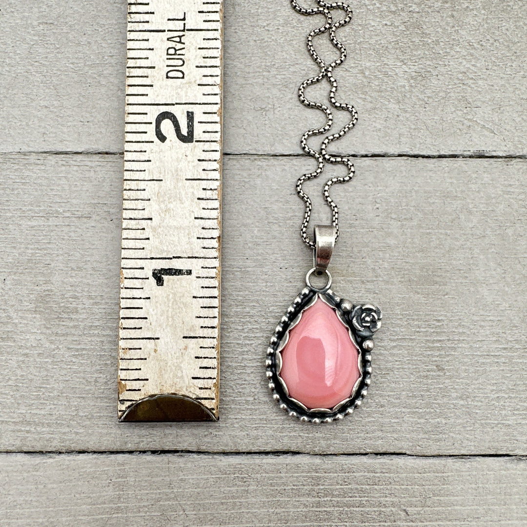 Pink Queen Conch Shell and Sterling Silver Flower Pendant - SunlightSilver