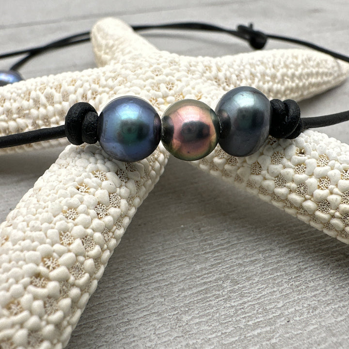 Peacock Pearl and Leather Choker Necklace. Cultured Freshwater Pearls. Your Choice: Brown or Black Leather - SunlightSilver