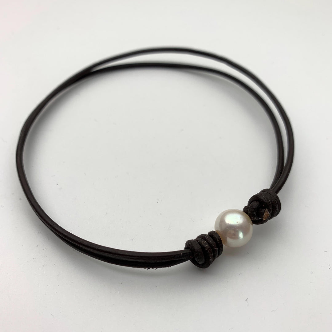 Black Leather and Pearl Anklet or Bracelet. White Freshwater Pearl and Black Leather. Unisex Beach Jewelry - SunlightSilver