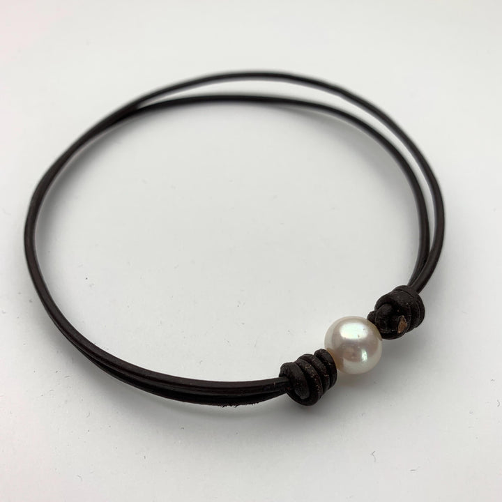 Black Leather and Pearl Anklet or Bracelet. White Freshwater Pearl and Black Leather. Unisex Beach Jewelry - SunlightSilver