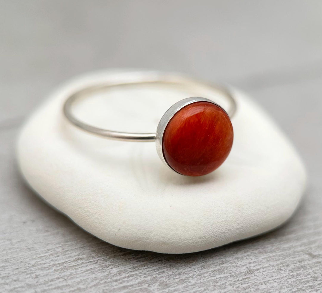 Red Spiny Oyster Shell and Sterling Silver Ring. Size 7 US/Canada - SunlightSilver