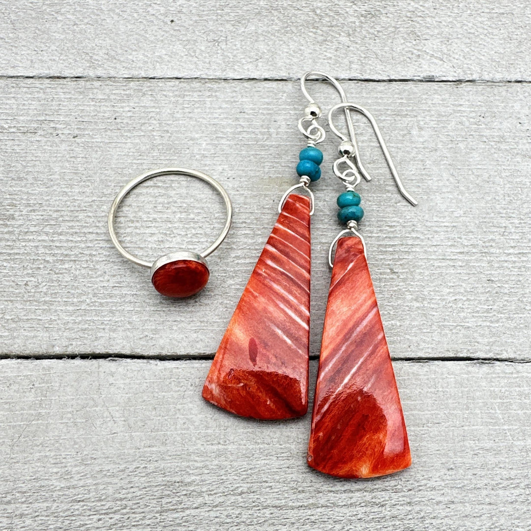 Red Spiny Oyster Shell and Sterling Silver Ring. Size 7 US/Canada - SunlightSilver