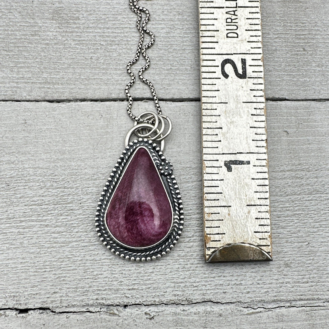 Purple Spiny Oyster and Sterling Silver Pendant - SunlightSilver