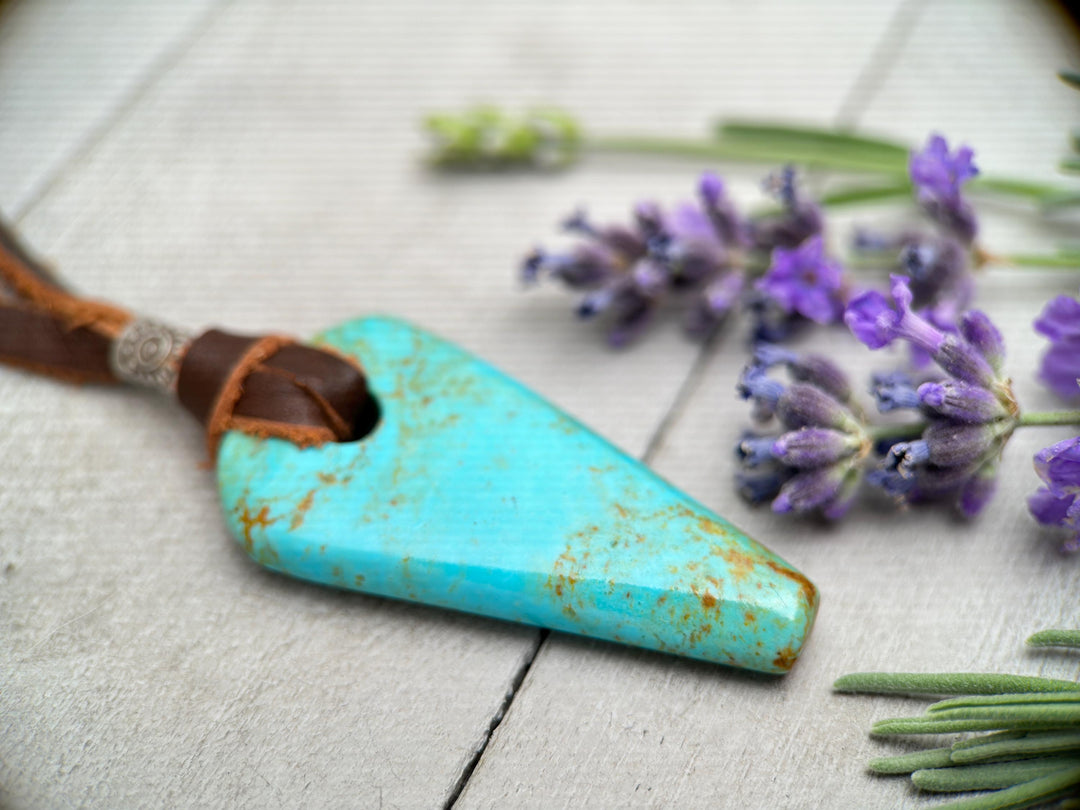 Rustic Light Blue Kingman Turquoise Adjustable Leather Necklace - SunlightSilver