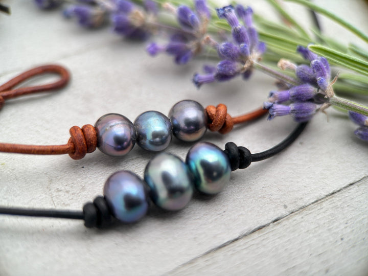 Peacock Pearl and Leather Choker Necklace - SunlightSilver