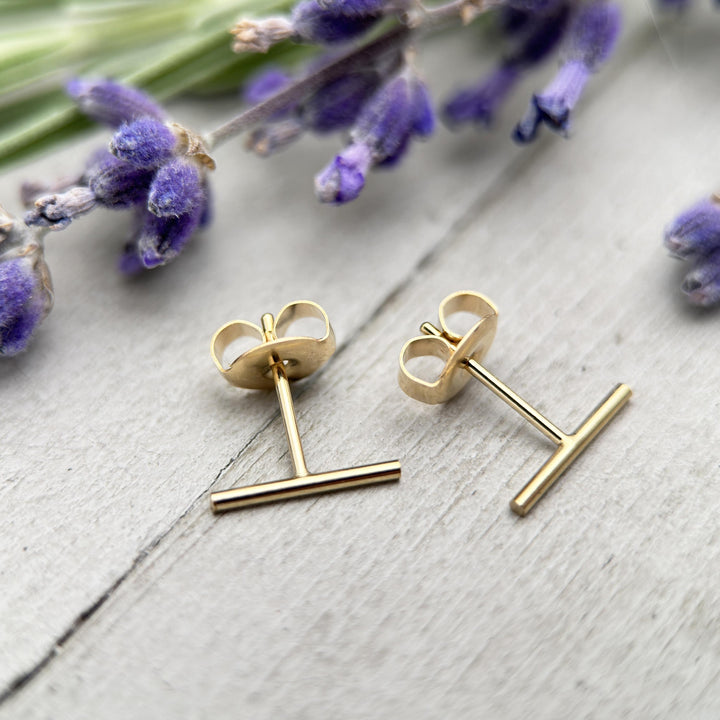 Bar Line Stud Earrings in 14K Yellow Gold Fill. T Studs, Staple, Line Earrings - SunlightSilver