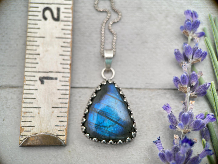 Small Labradorite and Sterling Silver Pendant - SunlightSilver