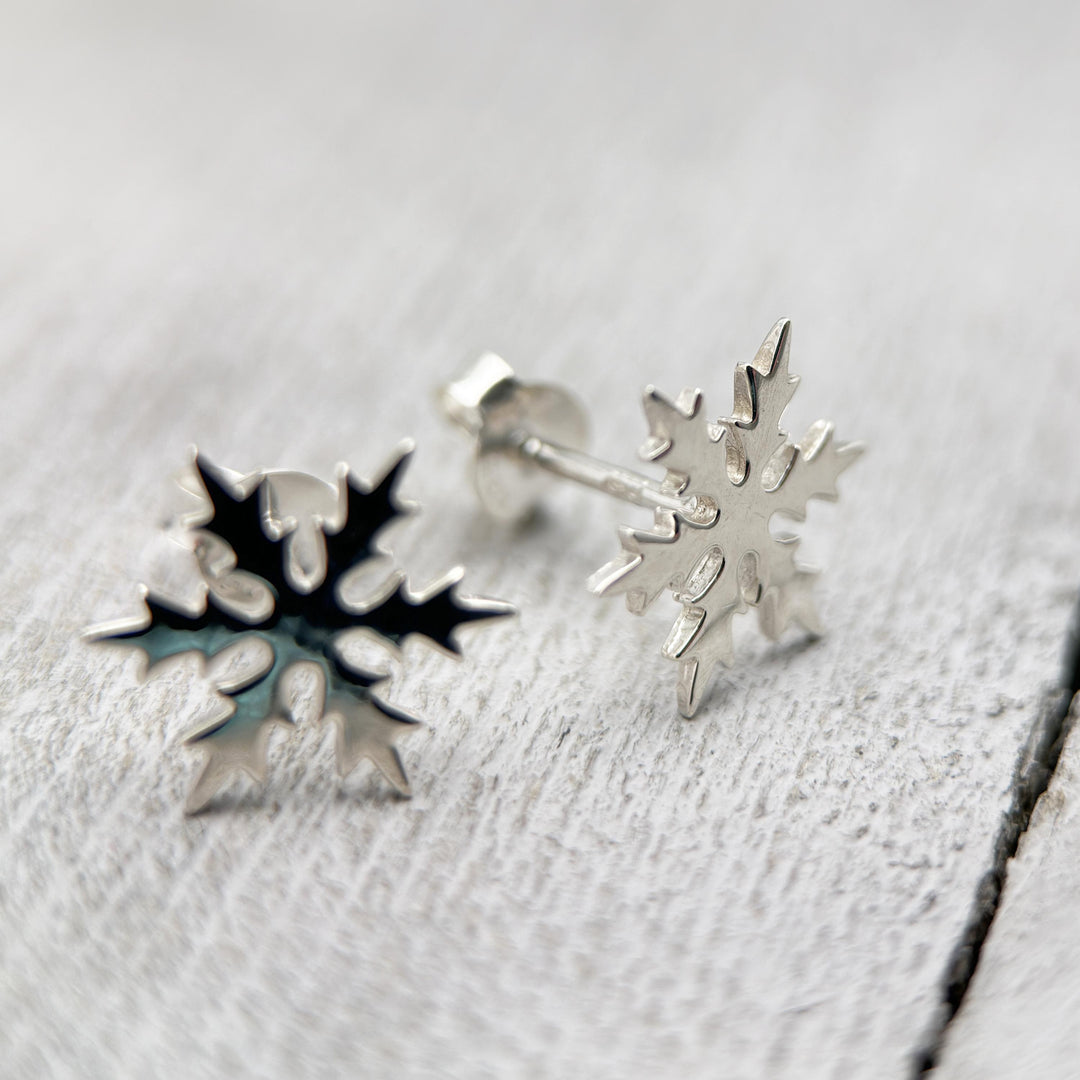 Snowflake Stud Earrings in Solid 925 Sterling Silver - SunlightSilver