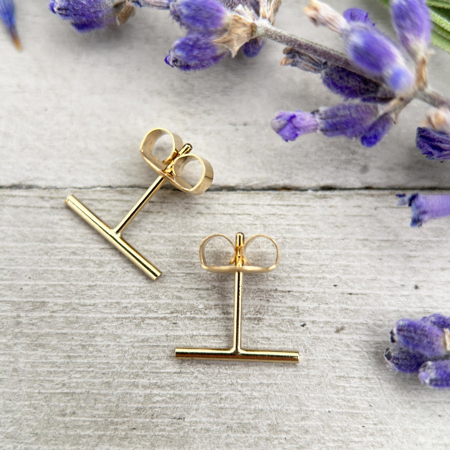 Bar Line Stud Earrings in 14K Yellow Gold Fill. T Studs, Staple, Line Earrings - SunlightSilver