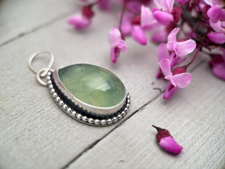 Dendritic Prehnite and Sterling Silver Flower Necklace - SunlightSilver