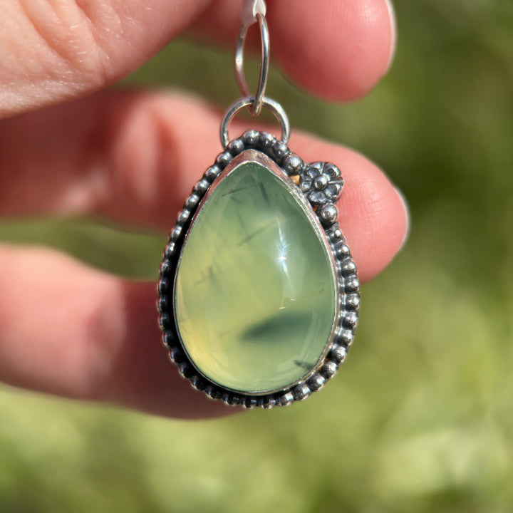 Dendritic Prehnite and Sterling Silver Flower Necklace - SunlightSilver