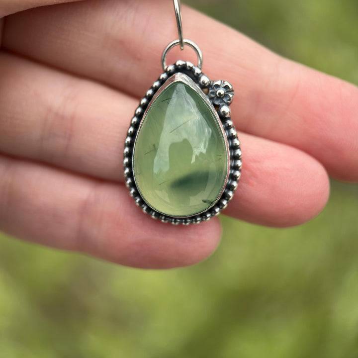 Dendritic Prehnite and Sterling Silver Flower Necklace - SunlightSilver