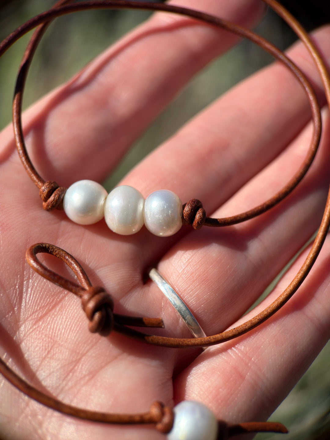 White Freshwater Pearl Leather Choker Necklace - SunlightSilver