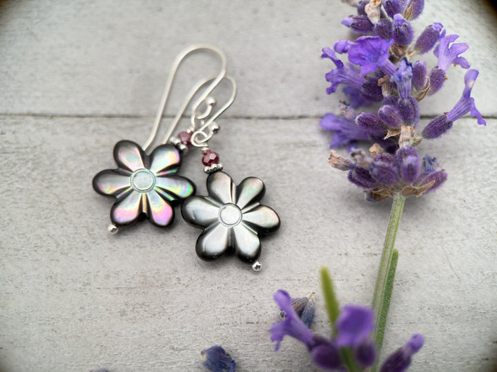 Black Lip Oyster Shell Daisy Flower and Sterling Silver Earrings - SunlightSilver