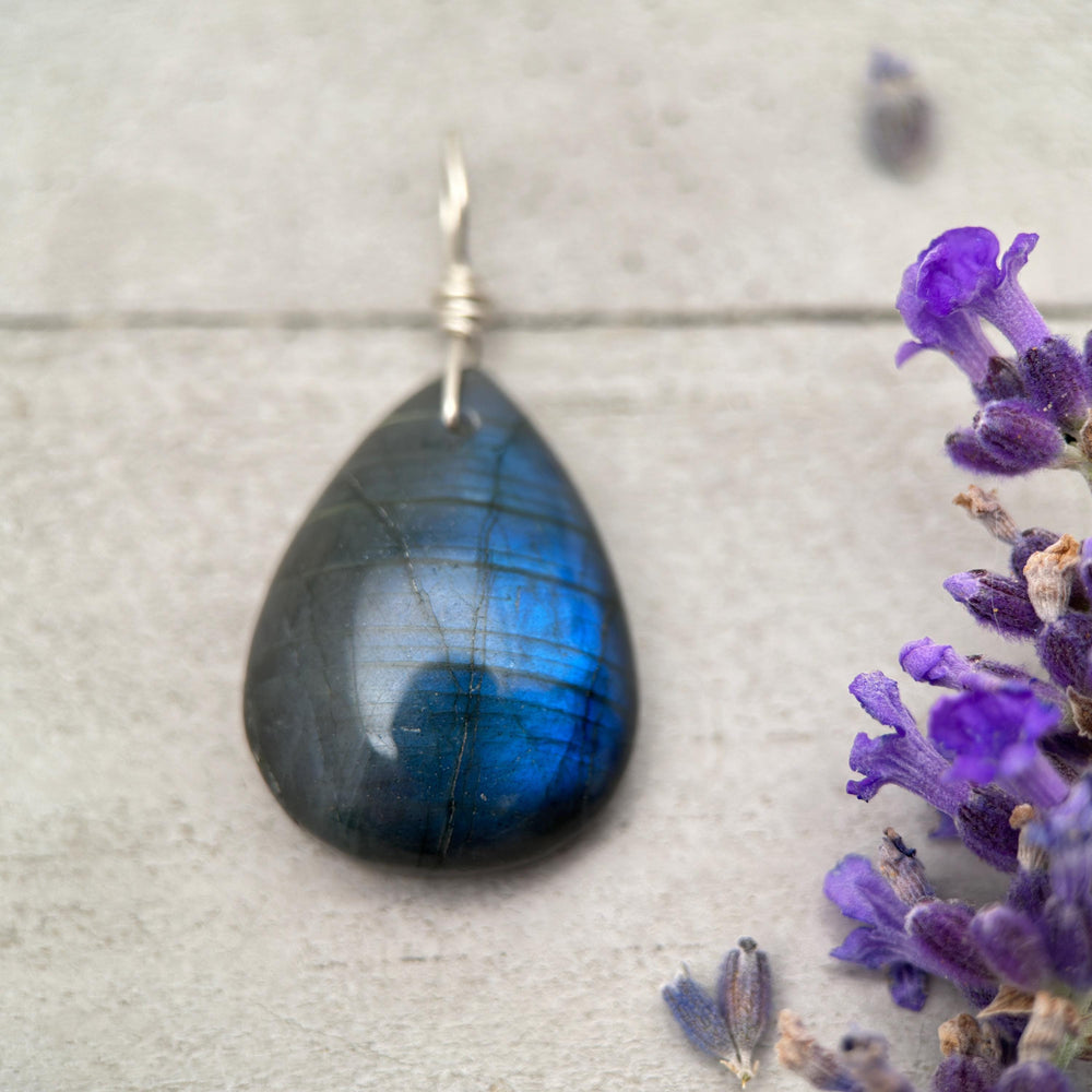 Blue Labradorite and Sterling Silver Pendant - Aurora Borealis Northern Lights Stone Jewelry - SunlightSilver