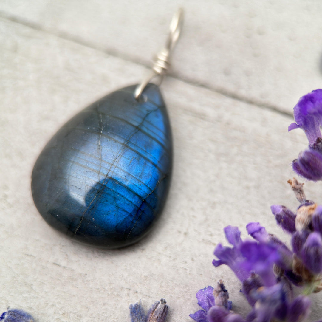 Blue Labradorite and Sterling Silver Pendant - Aurora Borealis Northern Lights Stone Jewelry - SunlightSilver