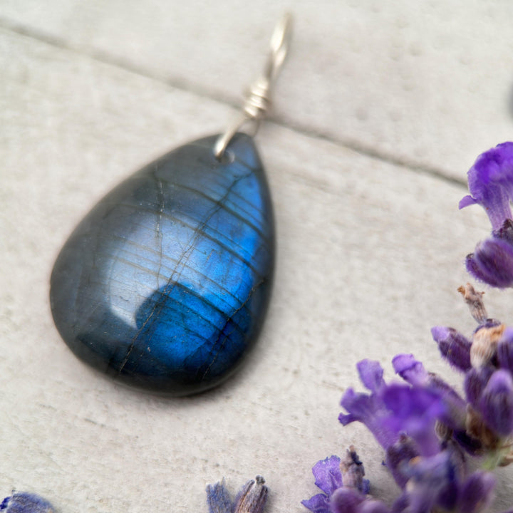 Blue Labradorite and Sterling Silver Pendant - Aurora Borealis Northern Lights Stone Jewelry - SunlightSilver