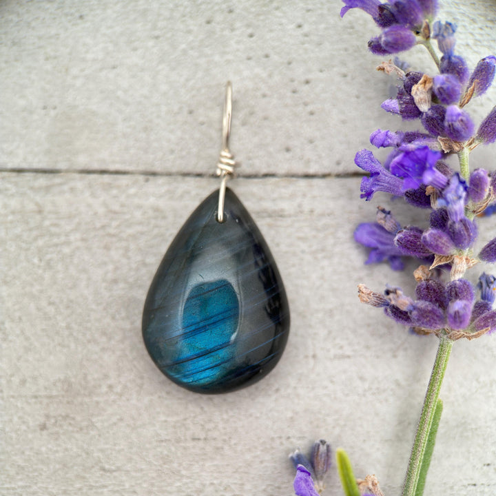 Blue Labradorite and Sterling Silver Pendant - Aurora Borealis Northern Lights Stone Jewelry - SunlightSilver