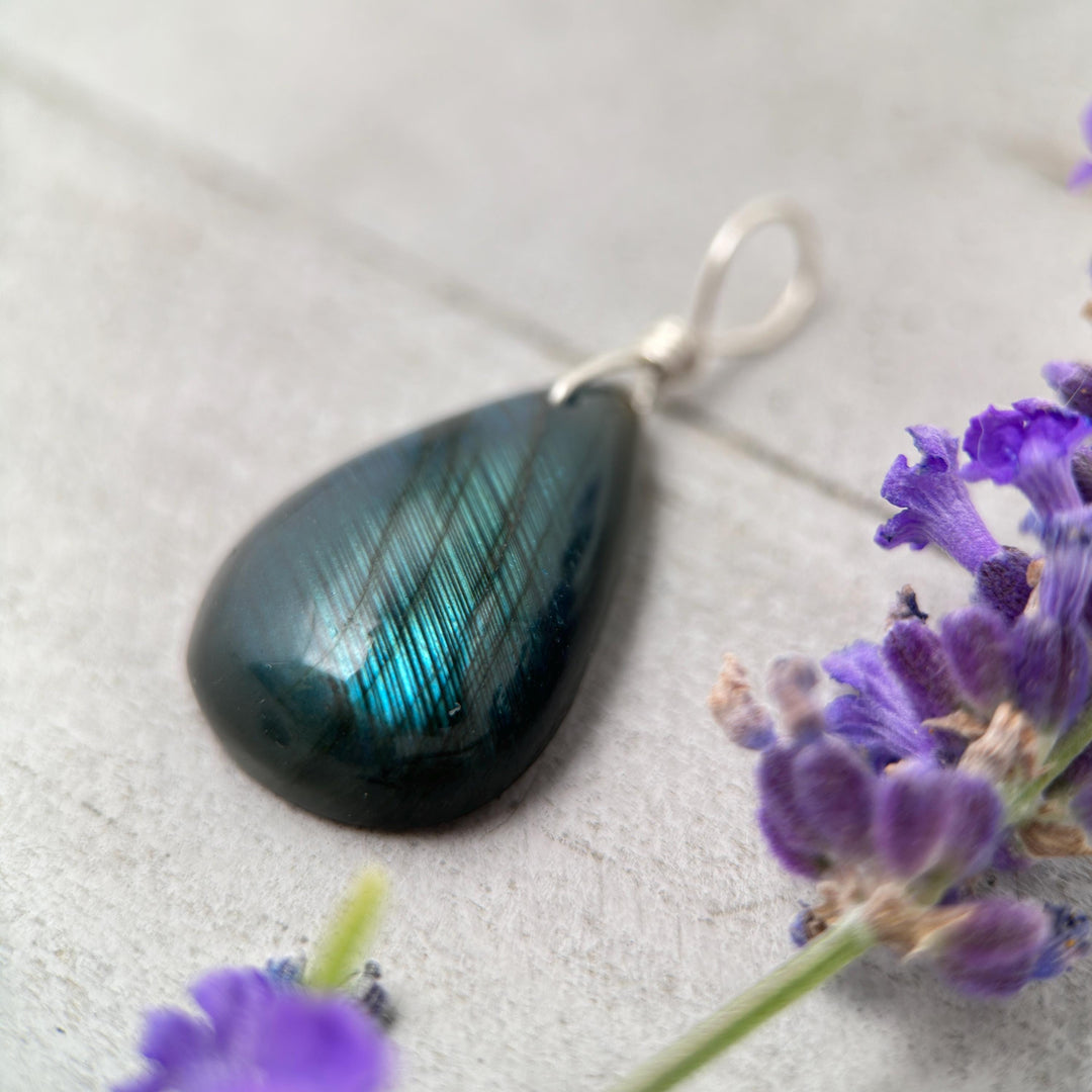 Blue Labradorite and Sterling Silver Pendant - Aurora Borealis Northern Lights Stone Jewelry - SunlightSilver