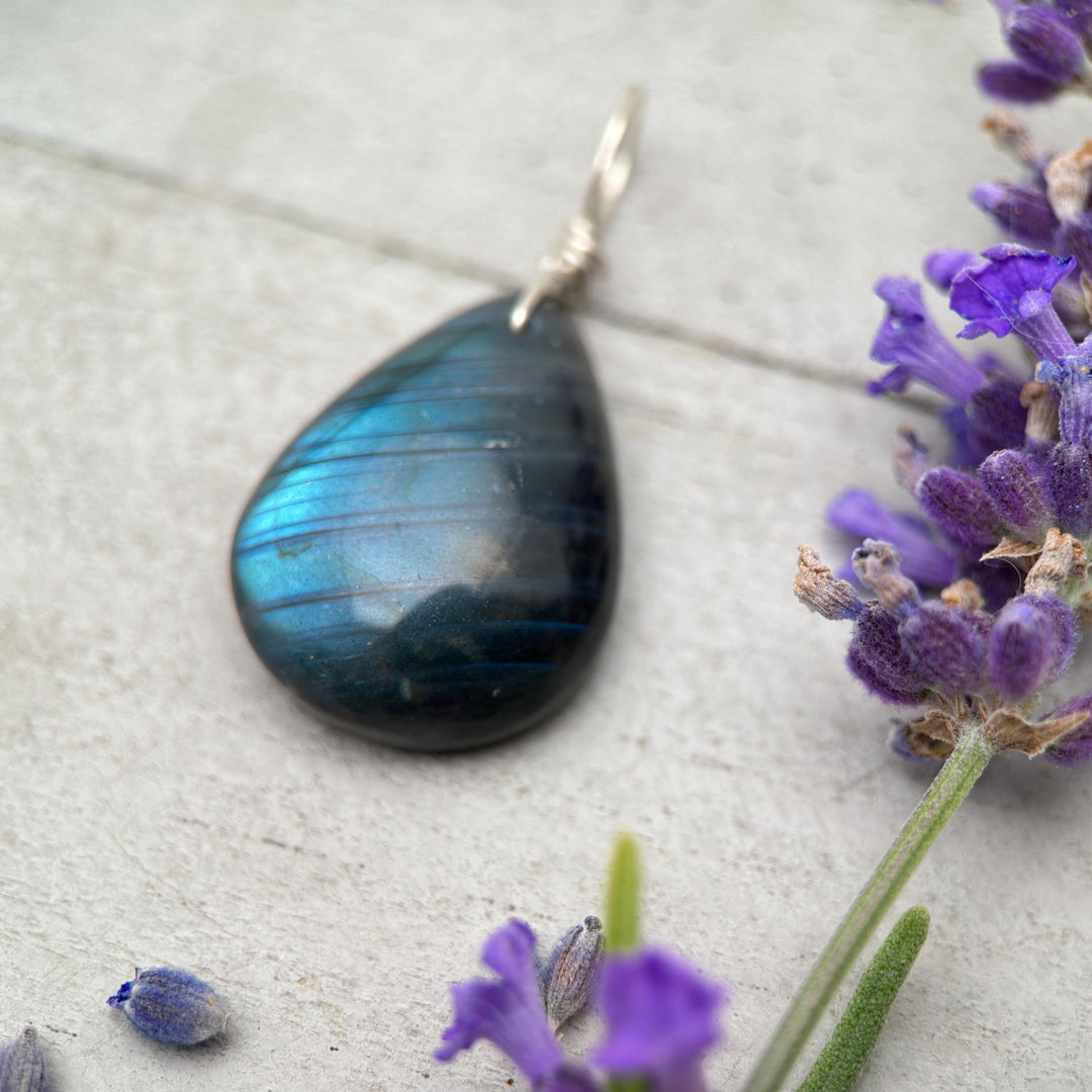 Blue Labradorite and Sterling Silver Pendant - Aurora Borealis Northern Lights Stone Jewelry - SunlightSilver