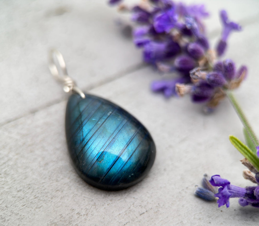Blue Labradorite and Sterling Silver Pendant - Aurora Borealis Northern Lights Stone Jewelry - SunlightSilver