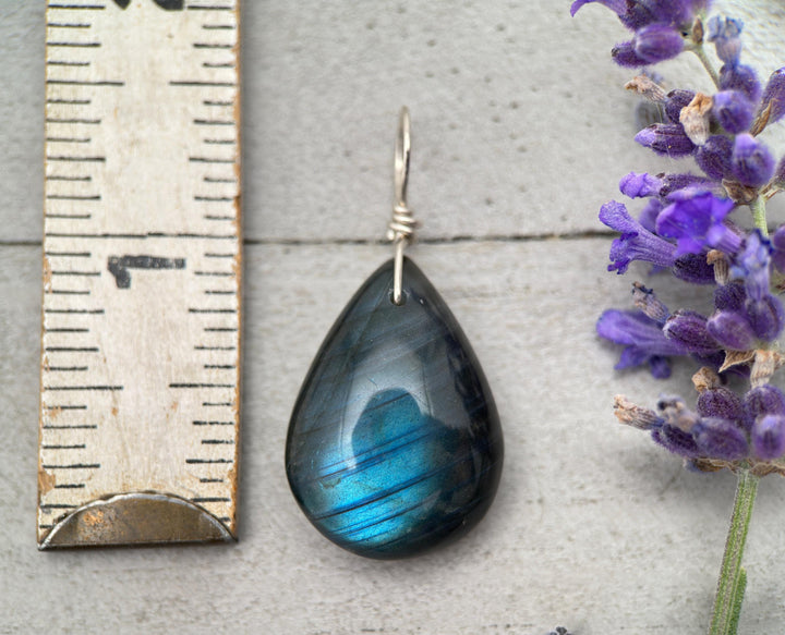 Blue Labradorite and Sterling Silver Pendant - Aurora Borealis Northern Lights Stone Jewelry - SunlightSilver