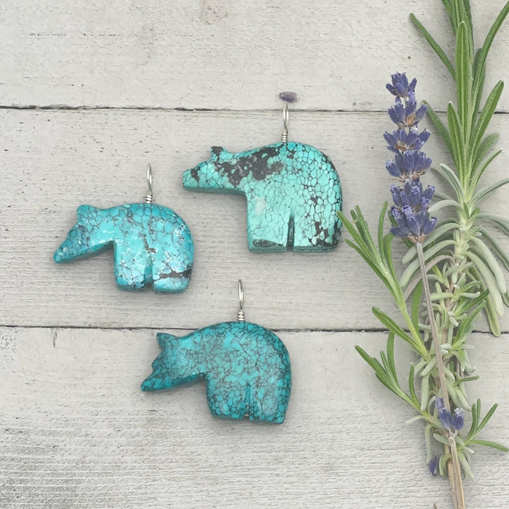 Vintage Zuni Carved Turquoise Bear Pendant – Solid 925 Sterling Silver - SunlightSilver