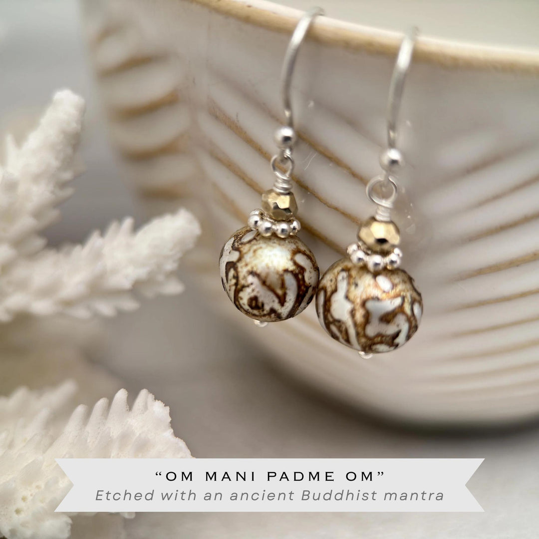 Etched Pearl Earrings - SunlightSilver