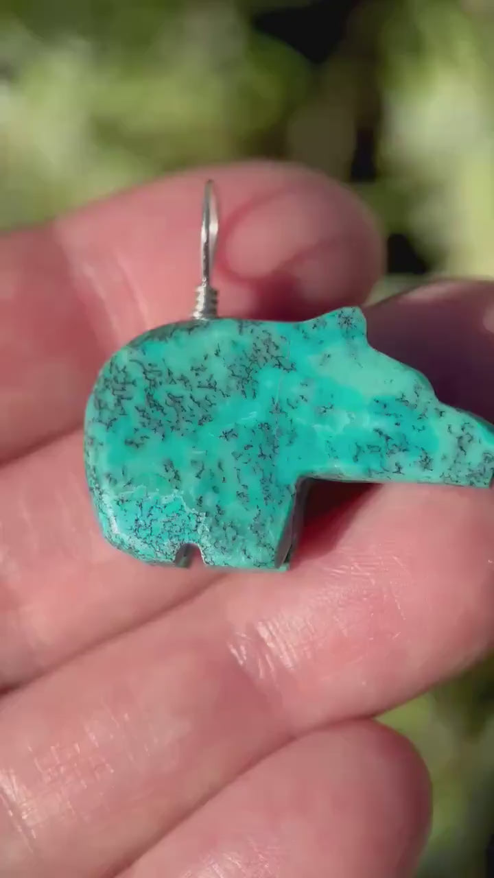 Turquoise Bear Pendant - Vintage Old Stock Native American Zuni Carving – Solid 925 Sterling Silver