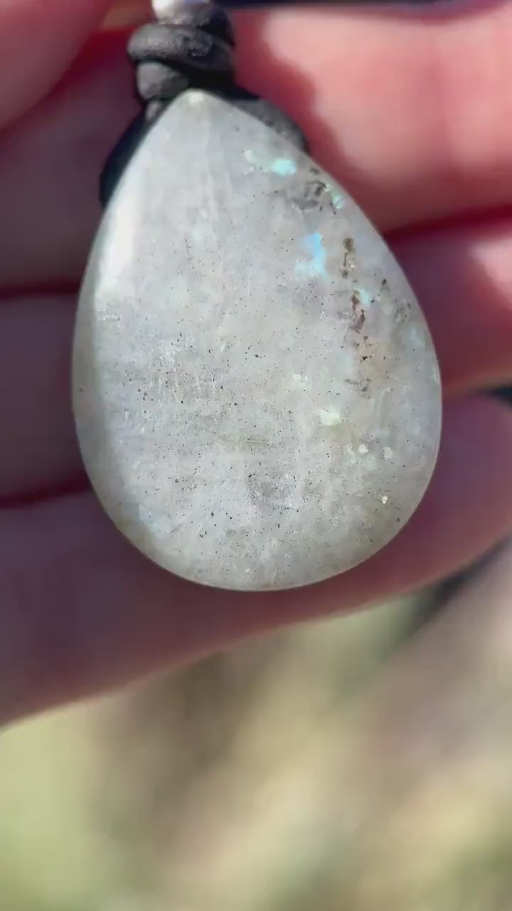 Gray Labradorite Pendant Necklace – Leather Cord Jewelry | Iridescent Gemstone Gift