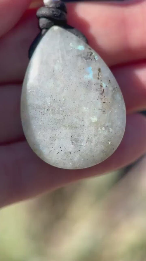 Gray Labradorite Pendant Necklace – Leather Cord Jewelry | Iridescent Gemstone Gift