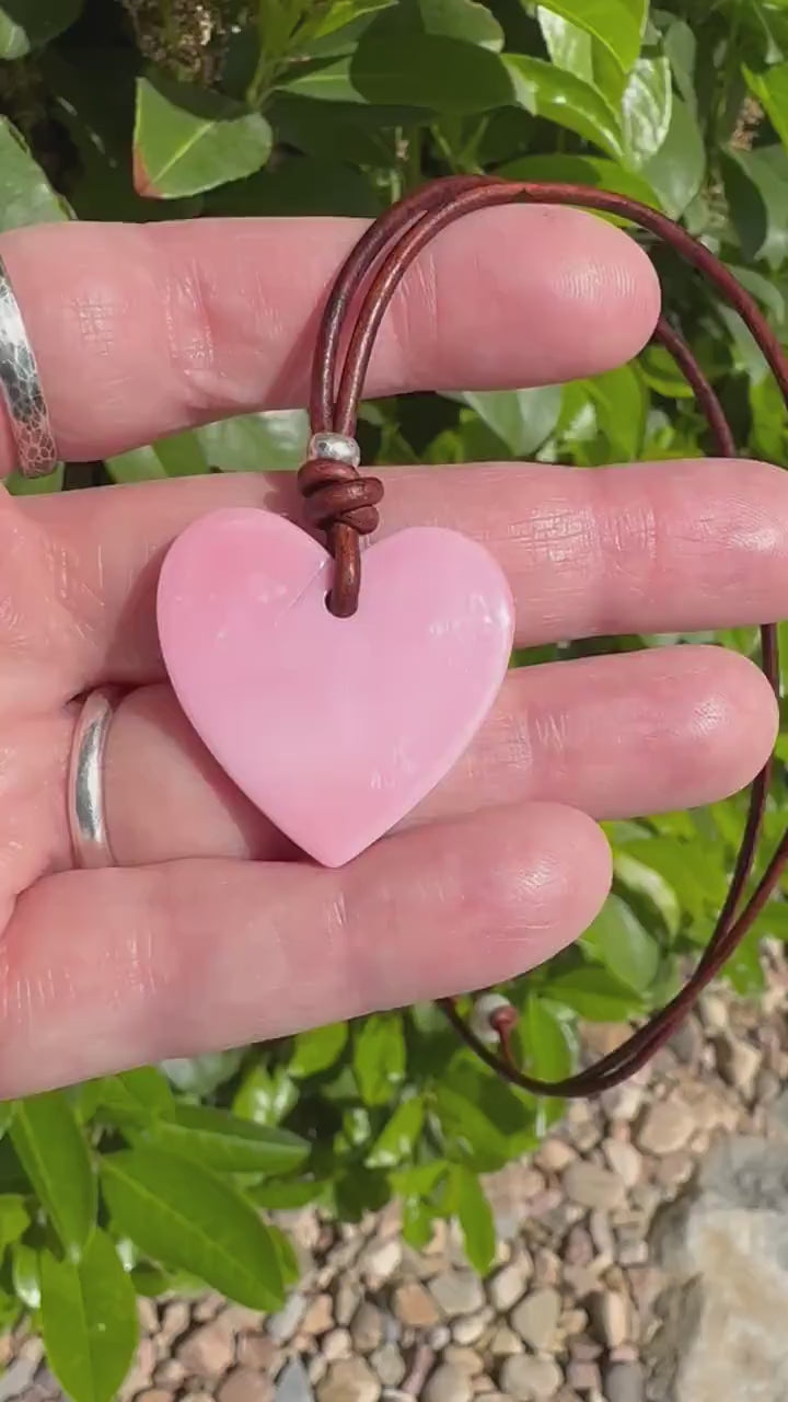 Pink Queen Conch Shell Heart & Rustic Leather Necklace